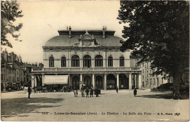 Carte postale ancienne Lons le Saunier- Le Theatre , La Salle des Fetes France à Lons-le-Saunier