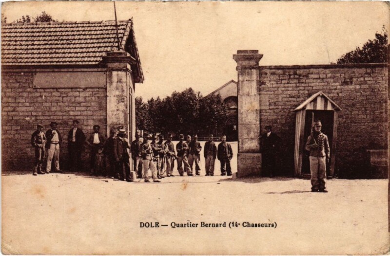 Carte postale ancienne Dole- Quartier Bernard France
