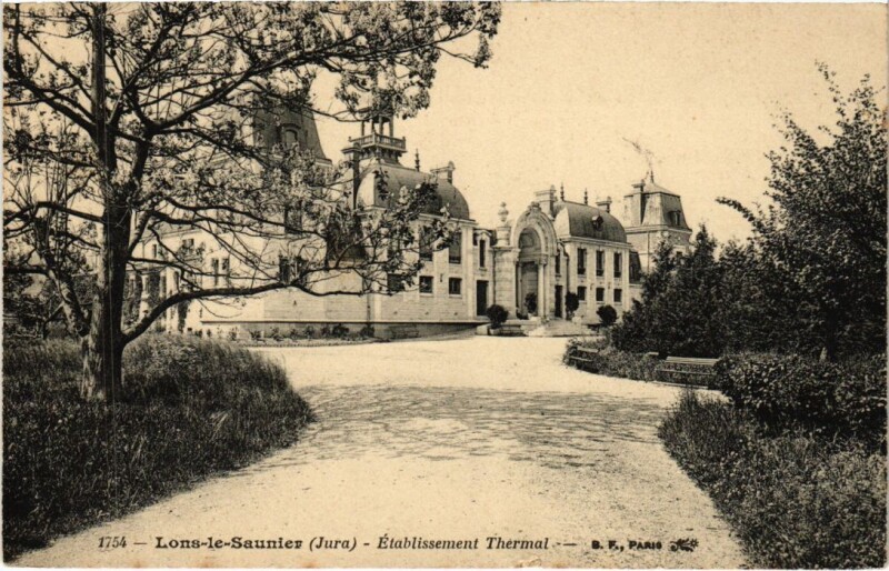 Carte postale ancienne Lons le Saunier- Etablissement Thermal France à Lons-le-Saunier