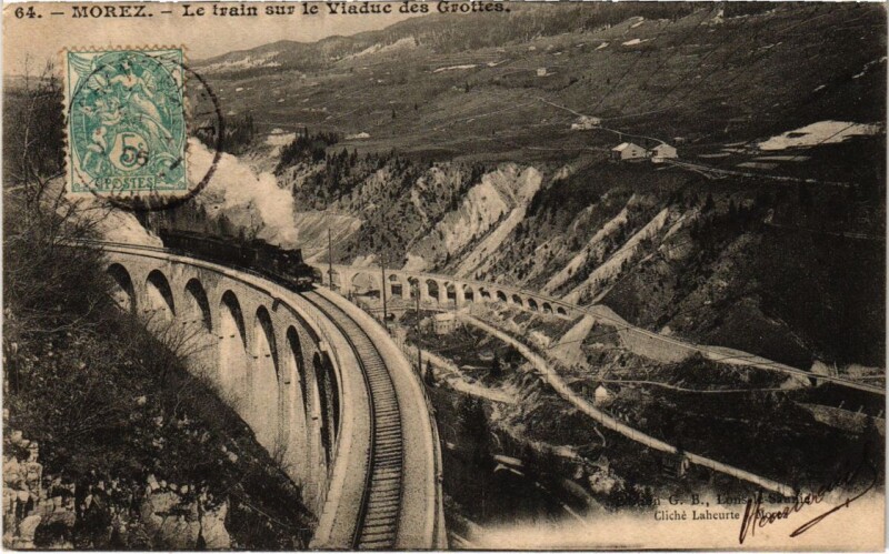 Carte postale ancienne Morez- Le train sur le Viaduc des Grottes France