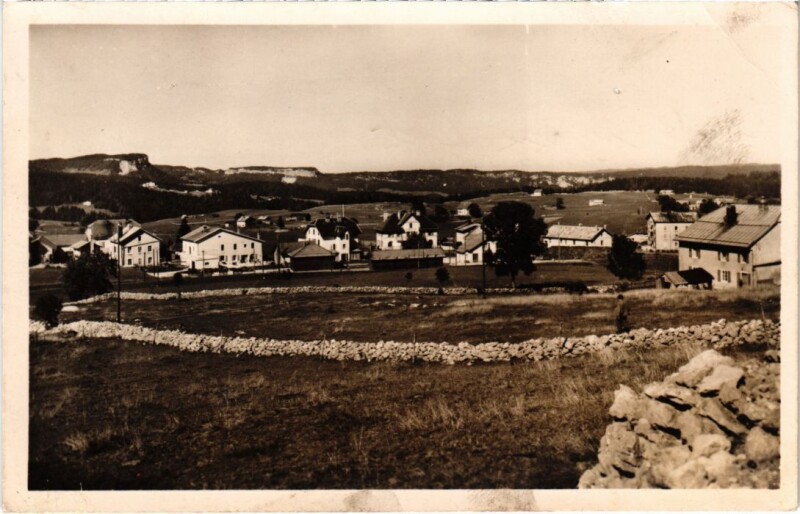 Carte postale ancienne La Cure les Rousses- Panorama de la Cure&Mont Fied France aux Rousses