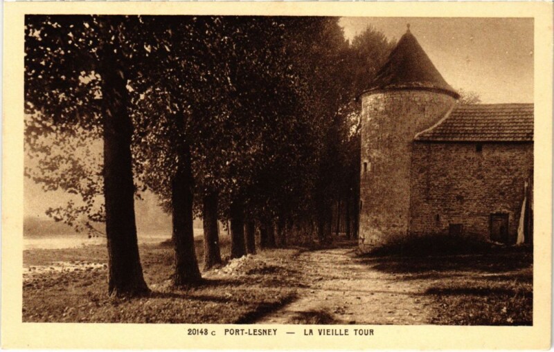Carte postale ancienne Pont Lesney- La vieille tour France