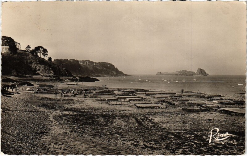 Carte postale ancienne Cancale Les Parcs a Huitres France à Cancale
