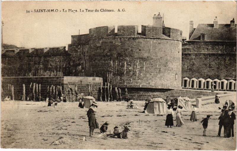 Carte postale ancienne Saint Malo La Plage. La Tour du Chateau France à Saint-Malo
