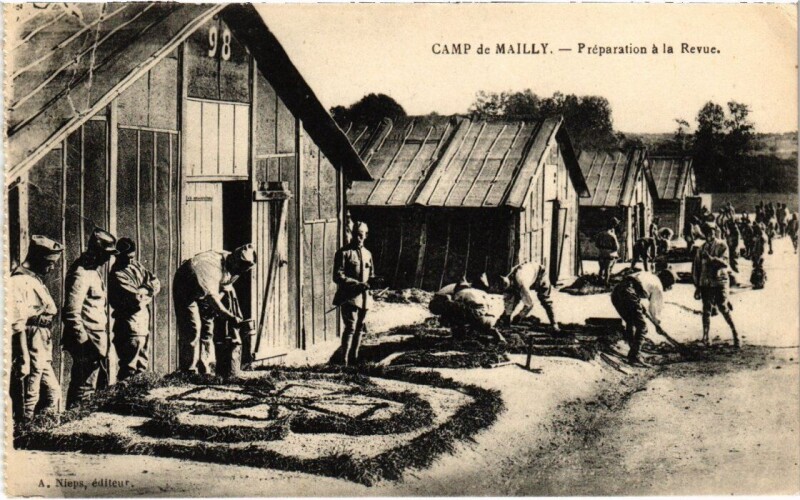 Carte postale ancienne Camp-de-Mailly - Préparation a la Revue