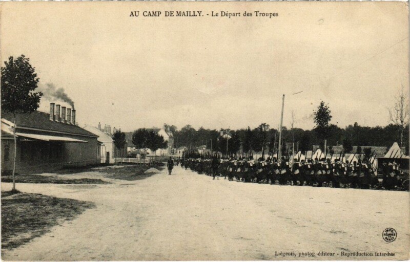Carte postale ancienne Camp-de-Mailly - Le Départ des troupes