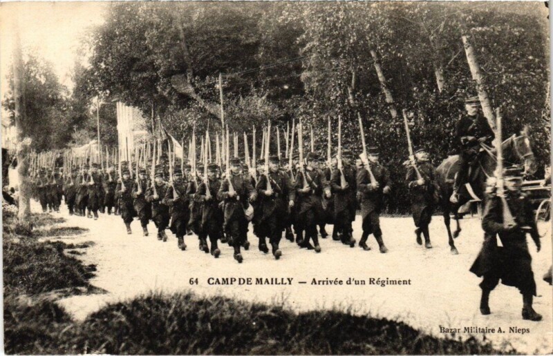 Carte postale ancienne Camp-de-Mailly - Arrivée d'un Régiment