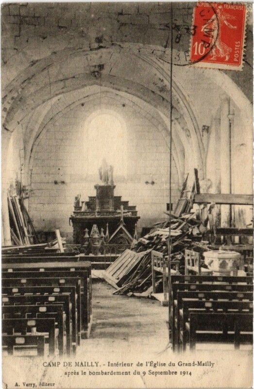 Carte postale ancienne Camp-de-Mailly - Intérieur de l'Eglise du Grand-Mailly