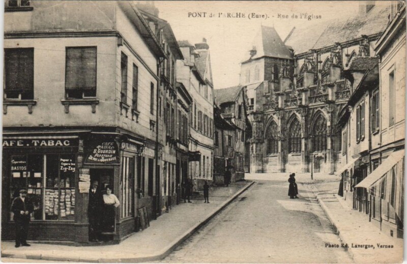 Carte postale ancienne Pont de l'Arche - Rue de l'Eglise à Pont-de-l'Arche