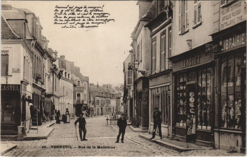 Carte postale ancienne Verneuil-Rue de la Madeleine