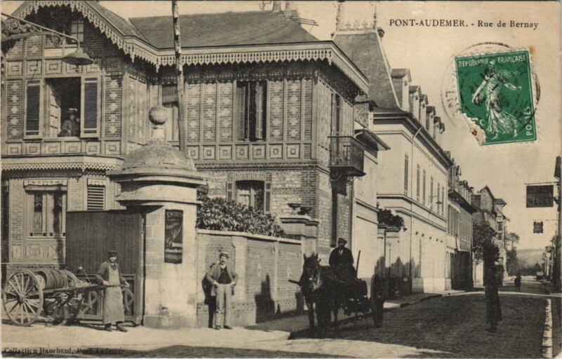 Carte postale ancienne Pont-Audemer - Rue de Bernay à Pont-Audemer