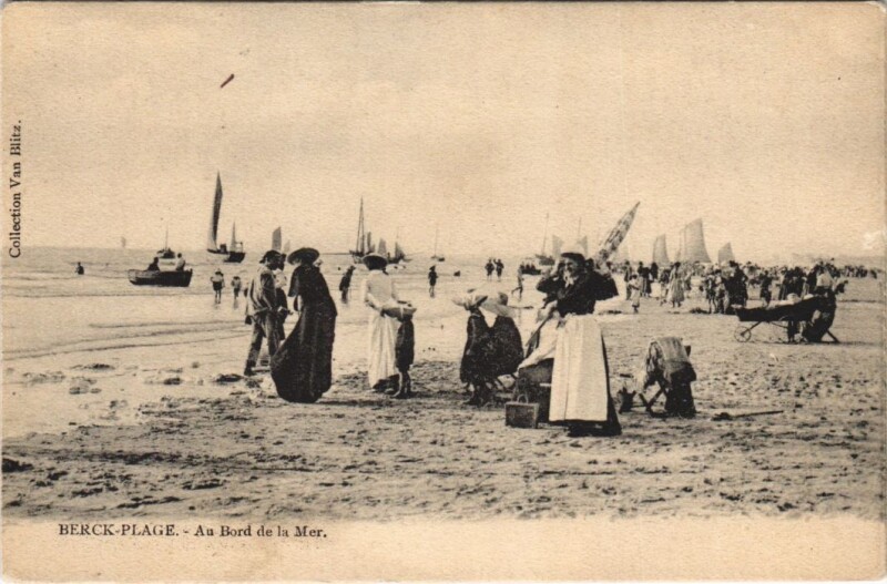 Carte postale ancienne Berck-Plage-Au Bord de la Mer à Berck