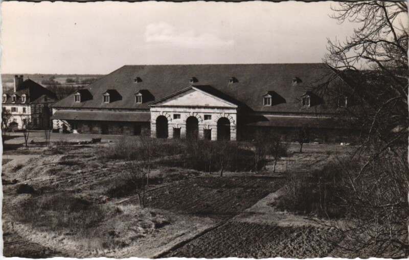 Carte postale ancienne Arc et Senans - Grand Batiment des Seins à Arc-et-Senans