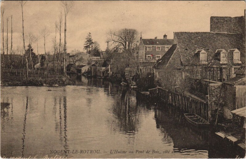 Carte postale ancienne Nogent-le-Rotrou - L'Huisne au Pot de Bois à Nogent-le-Rotrou
