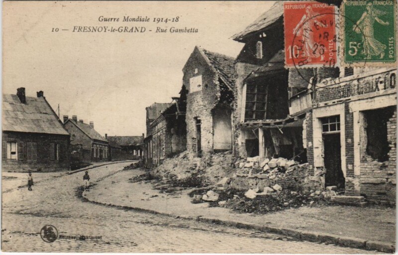 Carte postale ancienne Fresnoy-le-Grand - Rue Gambetta - Ruines à Fresnoy-le-Grand