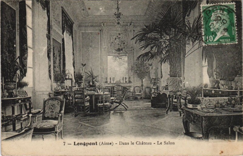 Carte postale ancienne Longpont - Dans le Chateau - Le Salon à Longpont