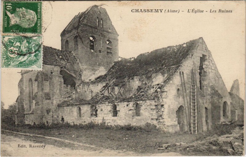 Carte postale ancienne Chassemy - L'Eglise - Les Ruines à Chassemy