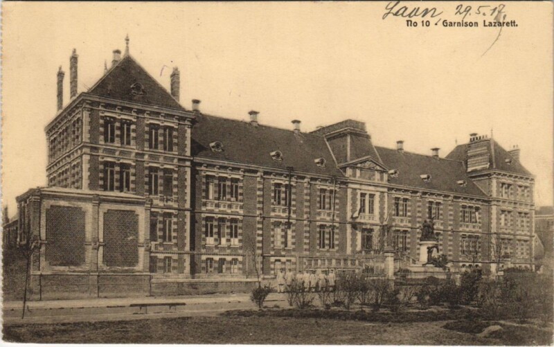Carte postale ancienne Laon - Garnison Lazarett à Laon