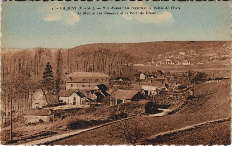 Carte postale ancienne Cherisy - Vue d'ensemble regardant la Vallée de l'Eure à Cherisy