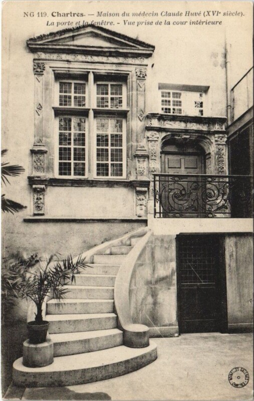 Carte postale ancienne Chartres - Maison du médecin Claude Huvé (Xvi siécle) - La porte.. à Chartres