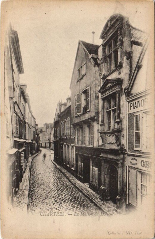 Carte postale ancienne Chartres - La Maison du Docteur à Chartres