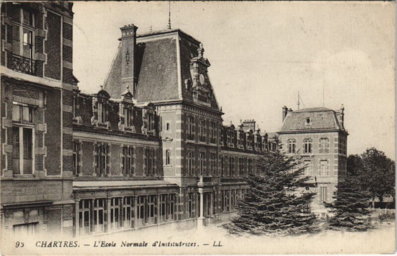 Carte postale ancienne Chartres - L'Ecole Normale d'institutrices à Chartres