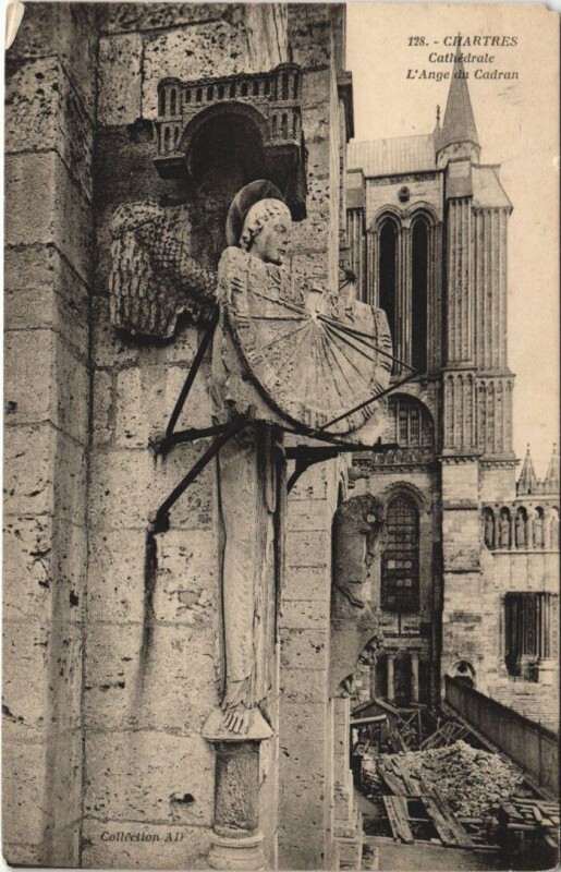 Carte postale ancienne Chartres - Cathédrale l'Ange du Cadran à Chartres