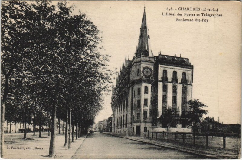 Carte postale ancienne Chartres - L'Hotel des Postes et Télegraphes -Boulevard.. à Chartres