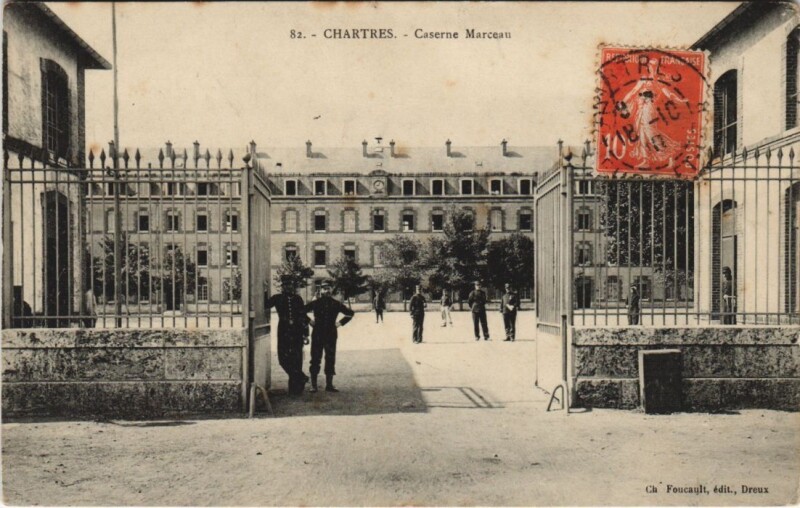 Carte postale ancienne Chartres - Caserne Marcean à Chartres