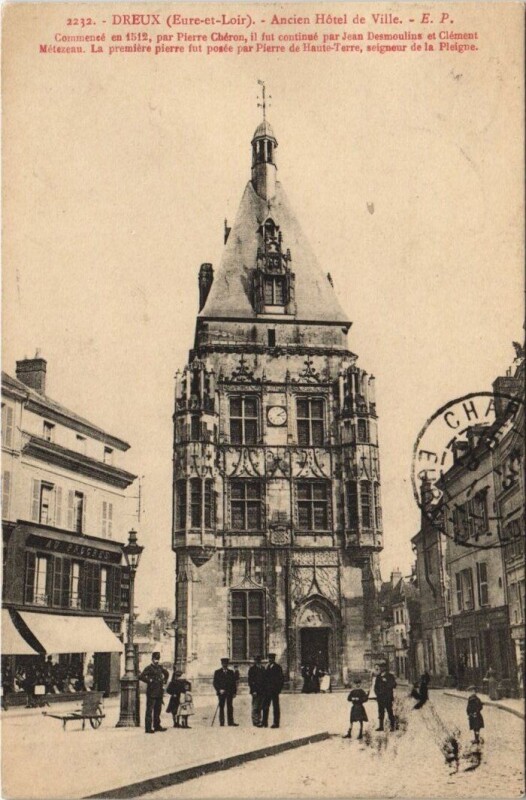 Carte postale ancienne Dreux - Ancien Hotel de Ville - Commencé en 1512 par à Dreux