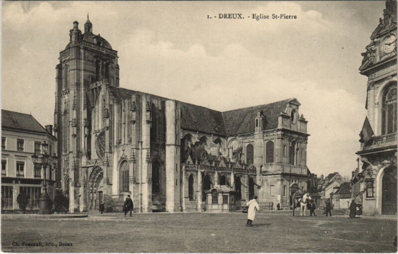 Carte postale ancienne Dreux - Eglise Saint-Pierre à Dreux