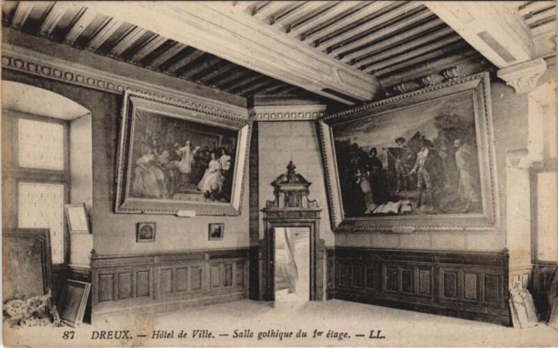 Carte postale ancienne Dreux - Hotel de Ville - Salle gothique du 1er étage à Dreux