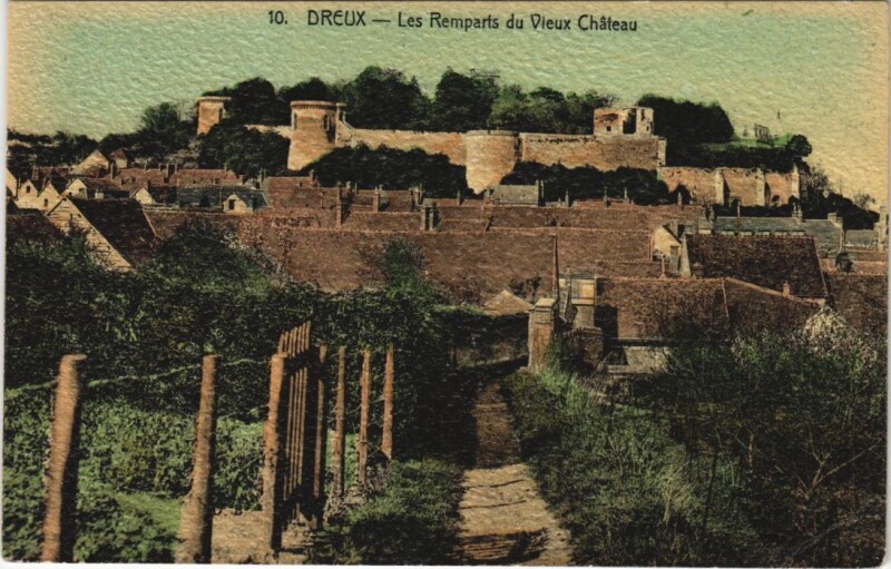 Carte postale ancienne Dreux - Les Remparts du Vieux Chateau à Dreux