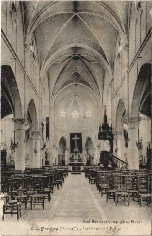 Carte postale ancienne Fruges - Interieur de l'Eglise à Fruges