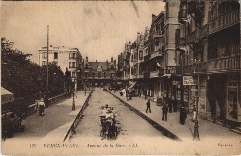 Carte postale ancienne Berck-Plage - Avenue de la Gare à Berck