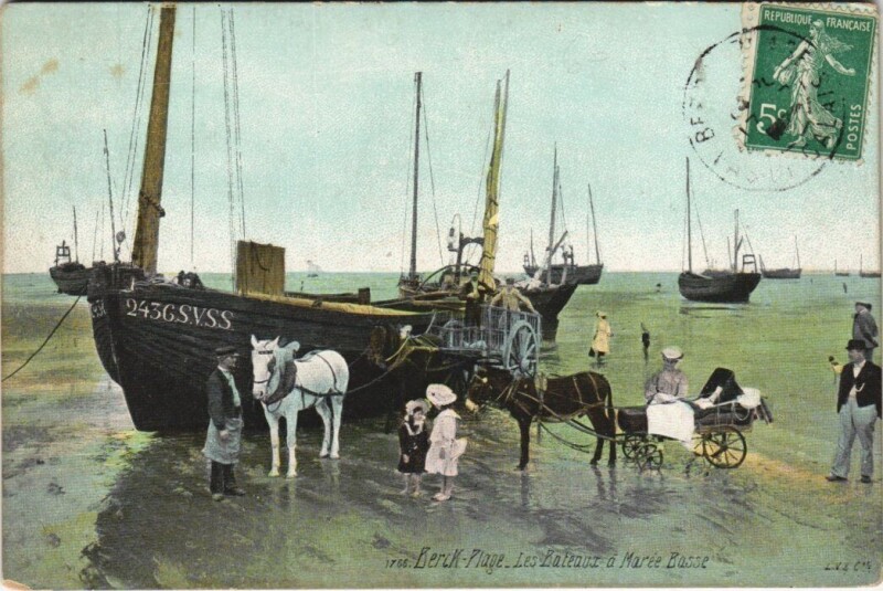 Carte postale ancienne Berck-Plage - Les Bateaux a Maree Basse à Berck