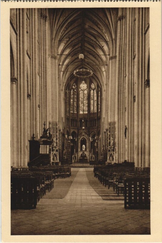 Carte postale ancienne Saint Quentin- La Cathedrale France à Saint-Quentin