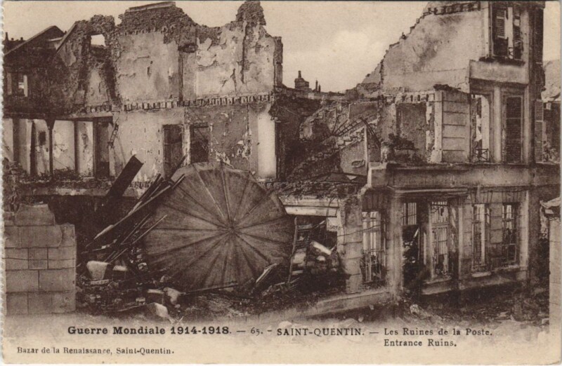 Carte postale ancienne Saint Quentin- Les ruines de la Poste France à Saint-Quentin