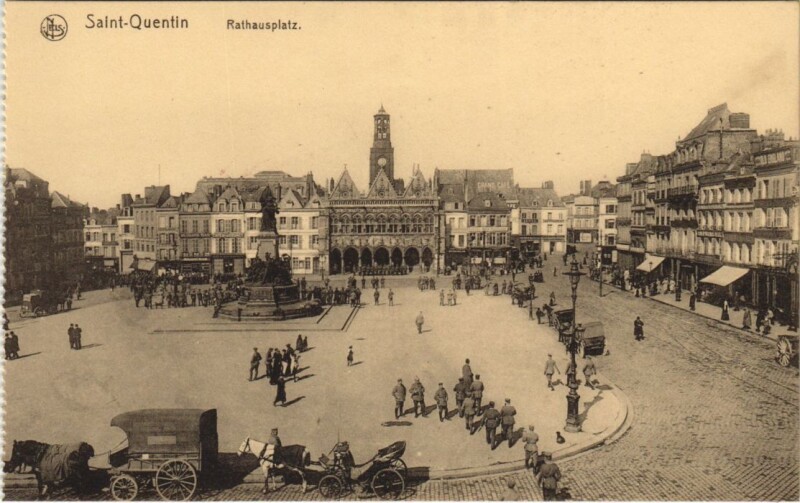 Carte postale ancienne Saint Quentin- Rathausplatz France à Saint-Quentin
