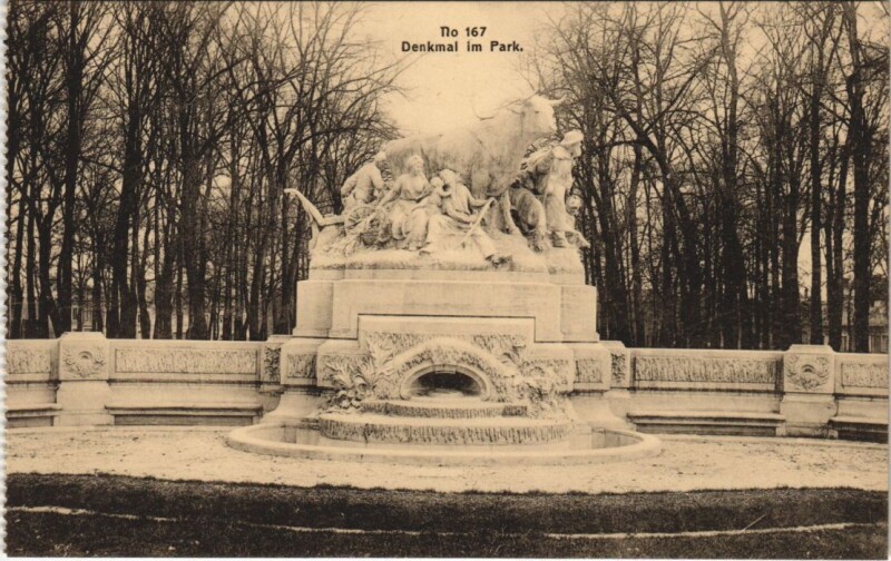 Carte postale ancienne Saint Quentin- Denkmal im Park France à Saint-Quentin