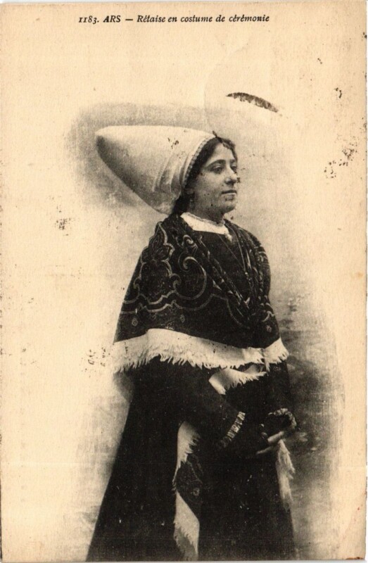Carte postale ancienne Ars - Réfaise en costume de cérémonie
