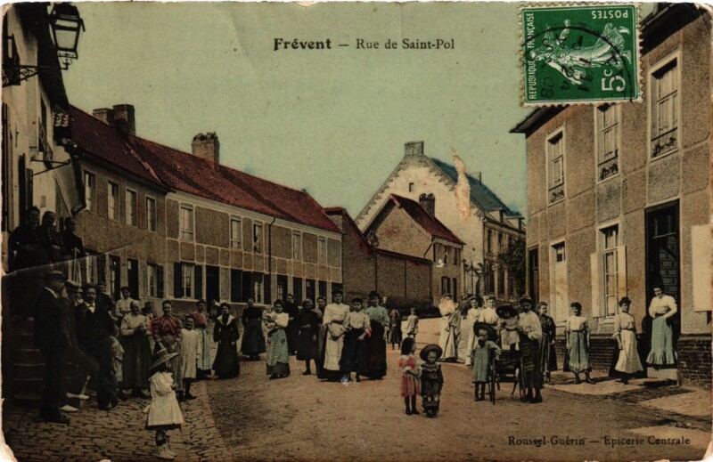 Carte postale ancienne Frevent - Rue de Saint-Pol à Frévent