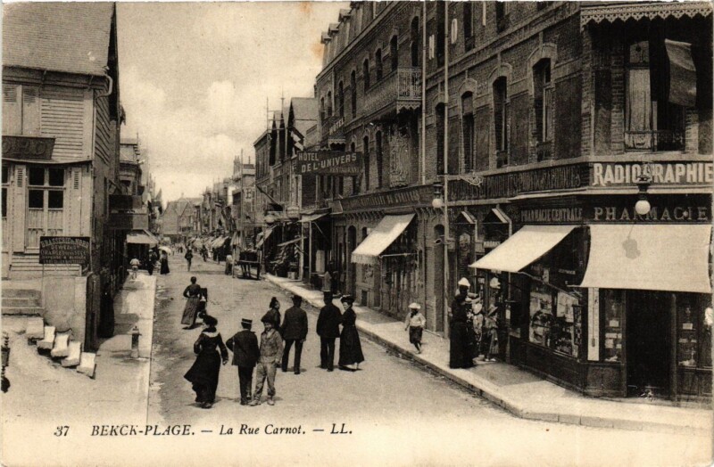 Carte postale ancienne Berck-Plage - La Rue Carnot à Berck