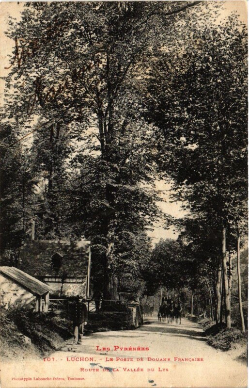 Carte postale ancienne Pyrénées Luchon Poste de Douane Francaise