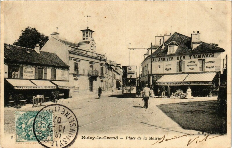 Carte postale ancienne Place de la Mairie à Noisy-le-Grand