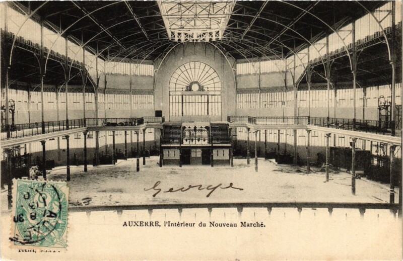 Carte postale ancienne Auxerre - L'Interieur du Nouvelle Marche France à Auxerre