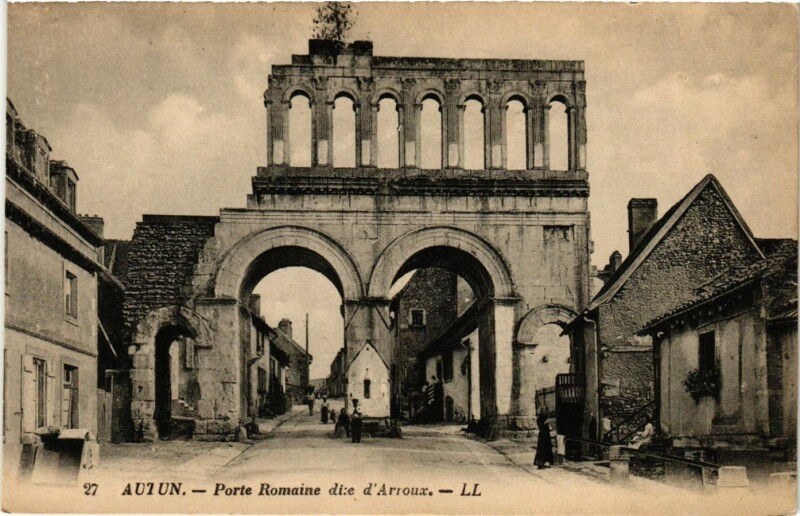 Carte postale ancienne Autun Porte Romaine France à Autun