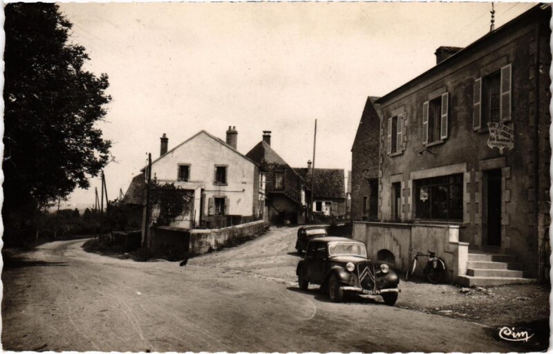 Carte postale ancienne Bazoches - Un coin du pays - La Poste à Bazoches