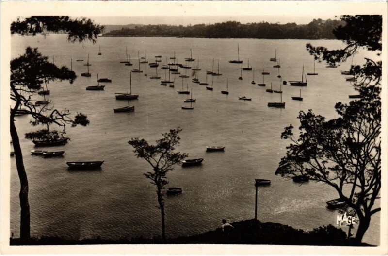 Carte postale ancienne Dinard- vue sur le port France à Dinard