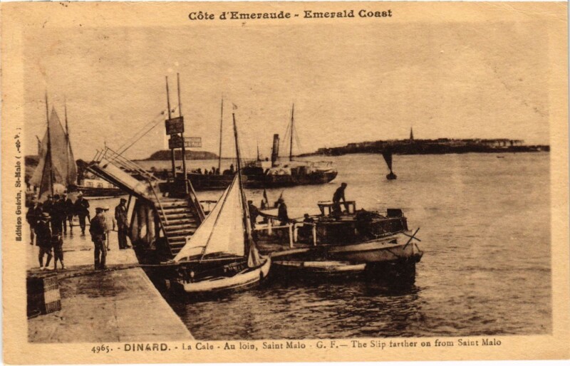 Carte postale ancienne Dinard- La Cale, Au loin, Saint Malo France à Dinard